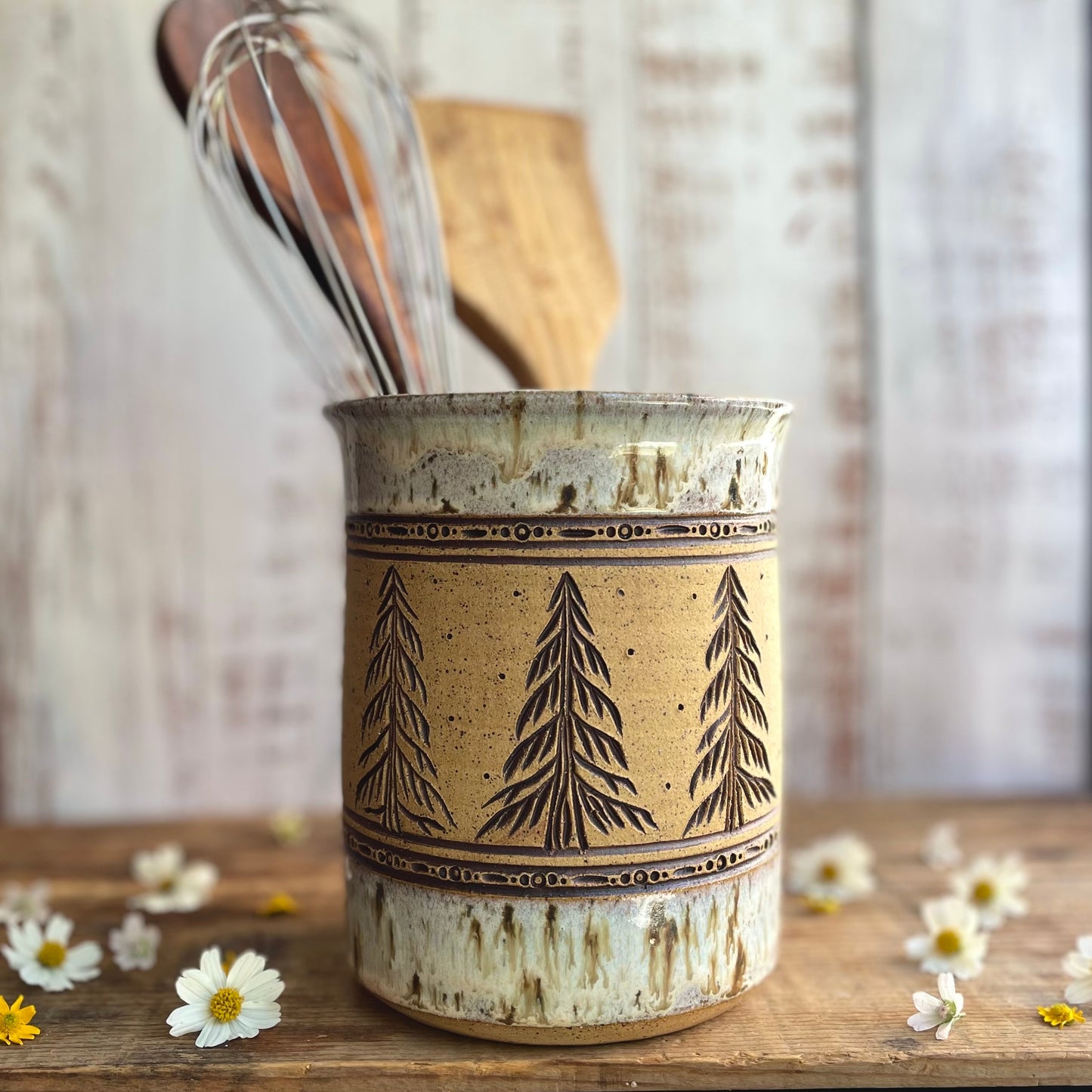 41. 6.5"x5" Forest Utensil Holder